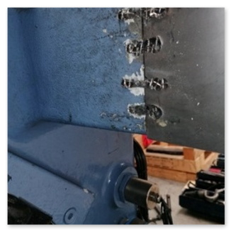 Gerissener Befestigungsflansch