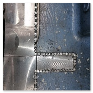 Gerissener Befestigungsflansch