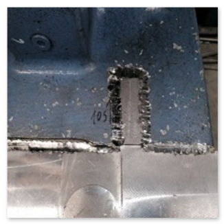 Gerissener Befestigungsflansch