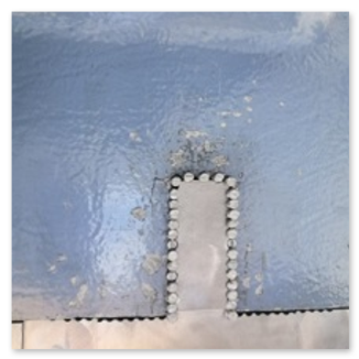 Gerissener Befestigungsflansch